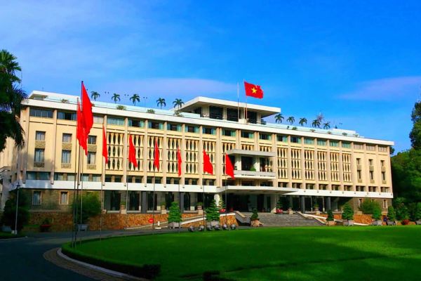 TOUR THÀNH PHỐ HỒ CHÍ MINH & ĐỊA ĐẠO CỦ CHI 1 NGÀY (NHÓM NHỎ)